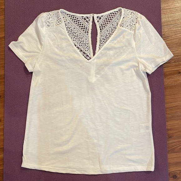 Lace back tee - Picture 4 of 5